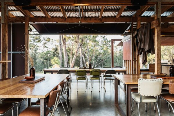 Bay of Fires Bush Retreat communal dining space